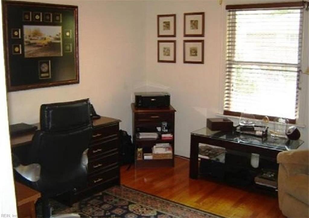 4632 Curtiss Dr - Photo 4 of 13