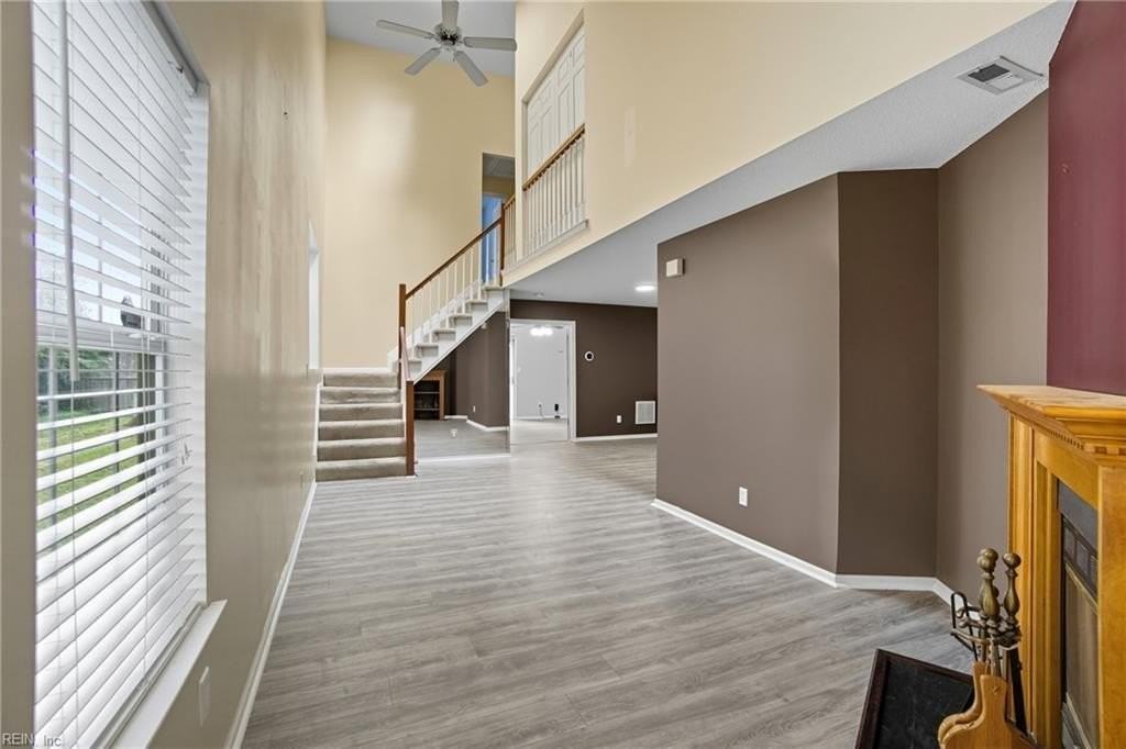 716 Aylesbury Dr - Photo 3 of 41