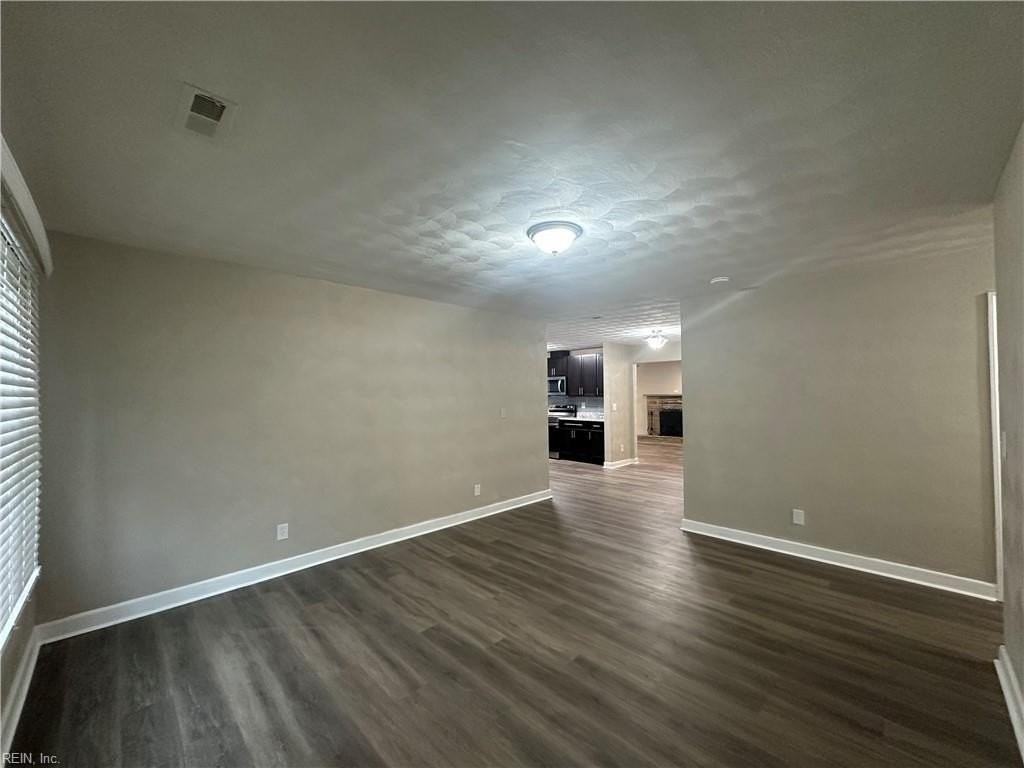 1329 Pineview Ave - Photo 3 of 33