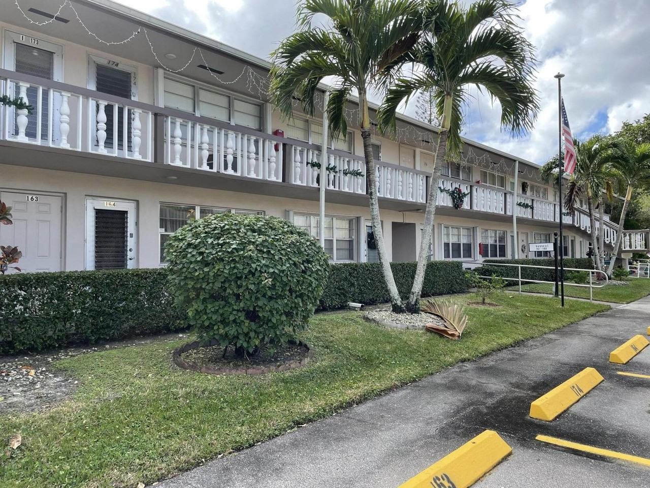 172 Sussex I - Photo 6 of 22