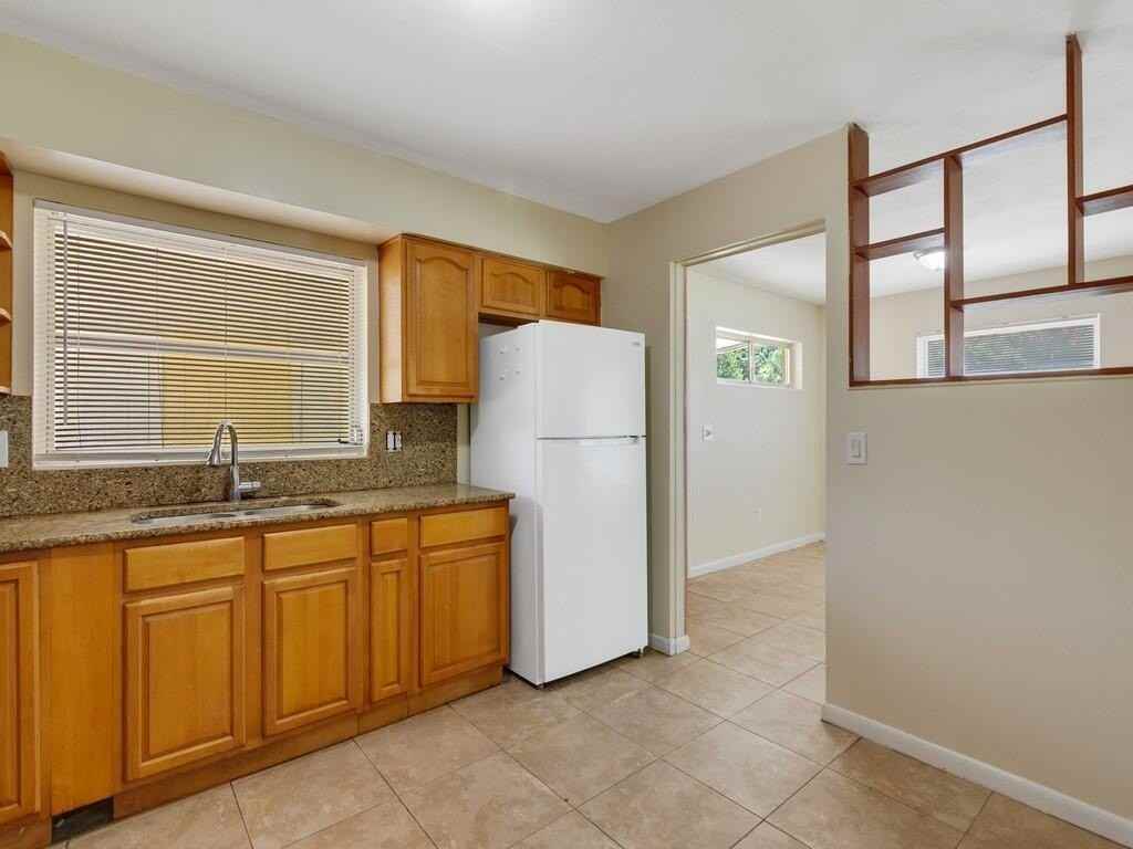 7707 James Rd - Photo 4 of 12