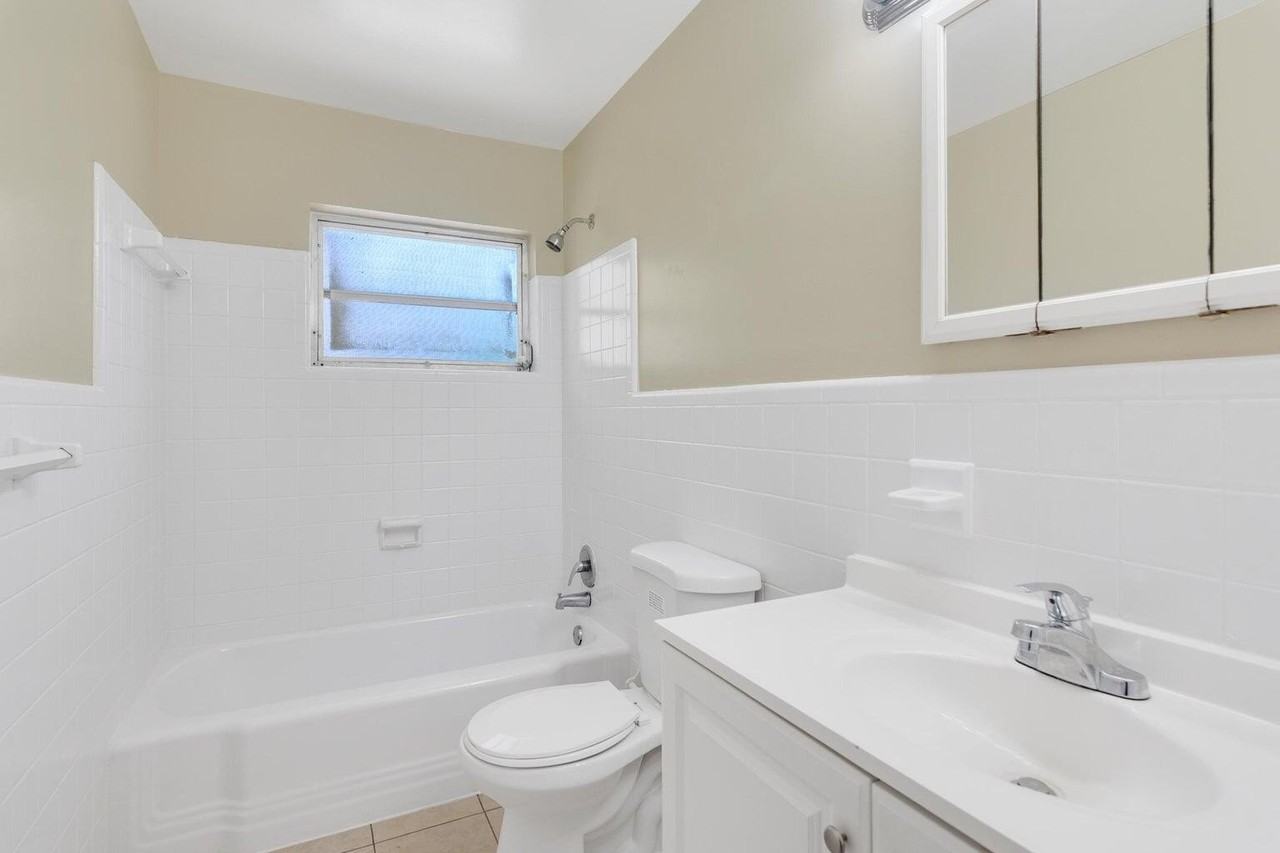 7707 James Rd - Photo 6 of 12