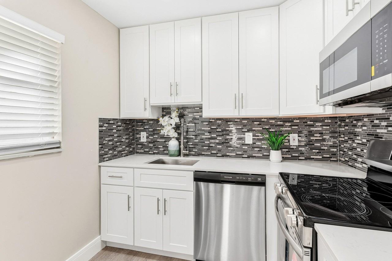 141 Brittany C - Photo 2 of 35