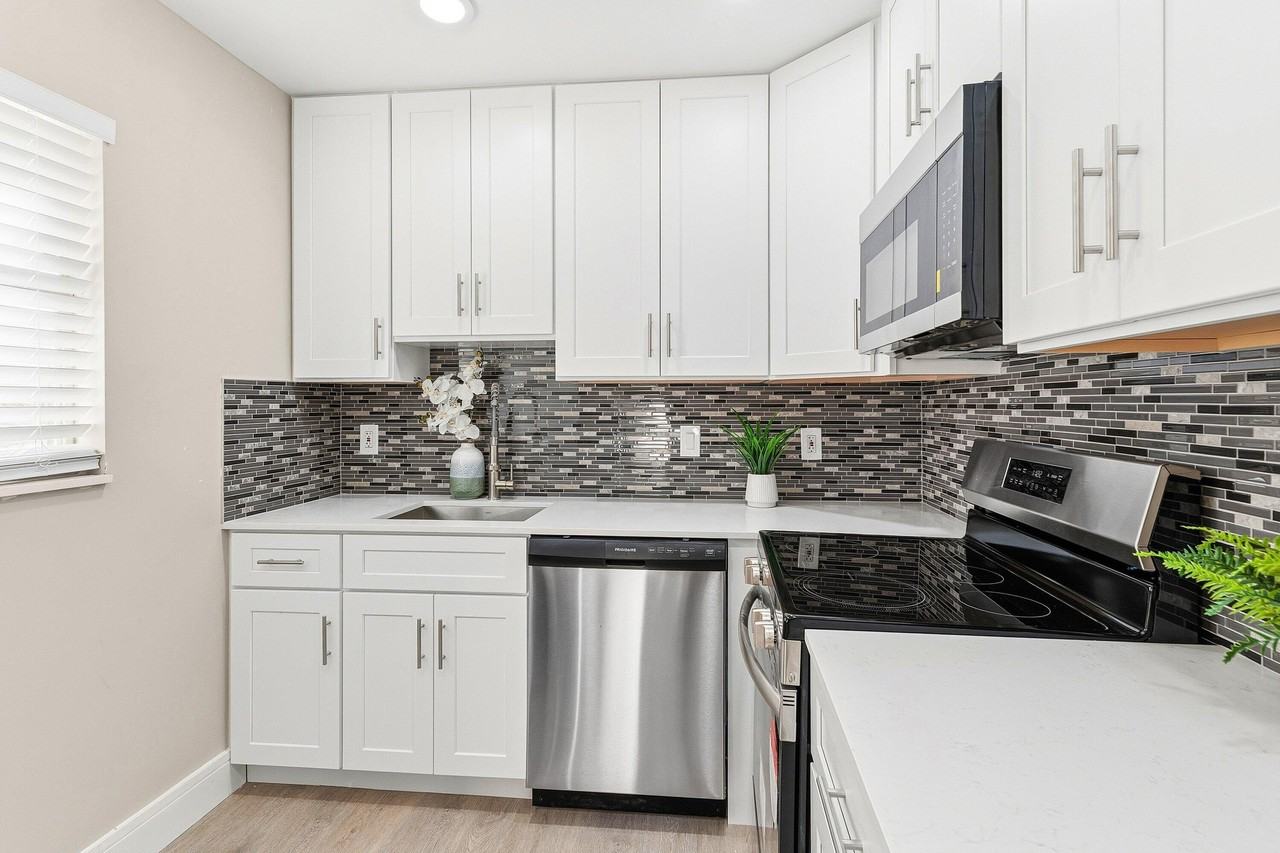 141 Brittany C - Photo 4 of 35