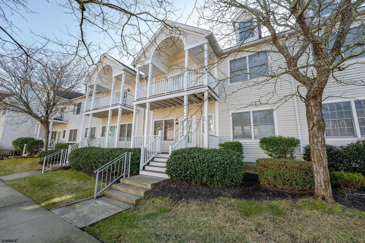 19 Clipper Ct - Photo 2 of 35