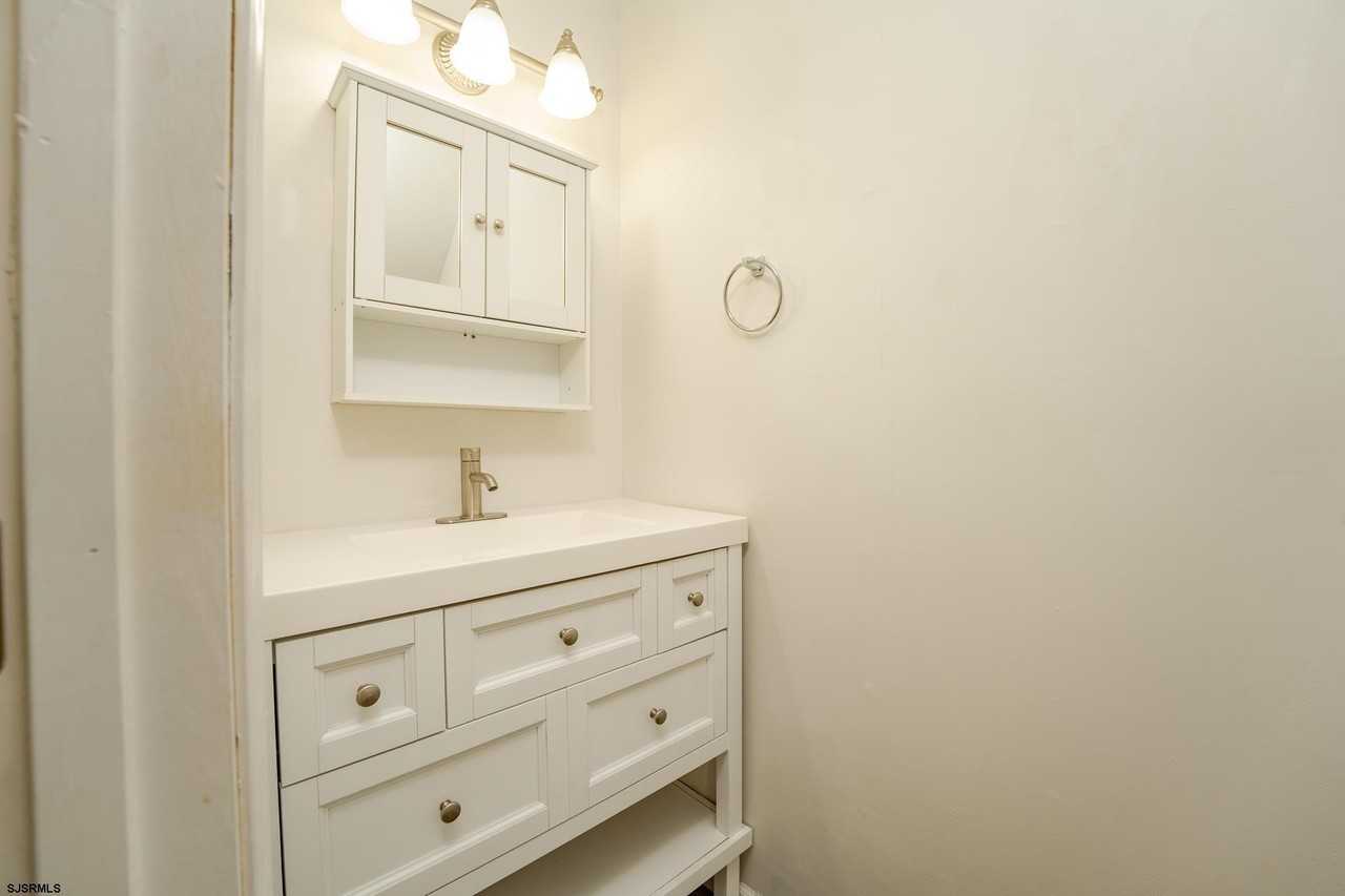 19 Clipper Ct - Photo 5 of 35