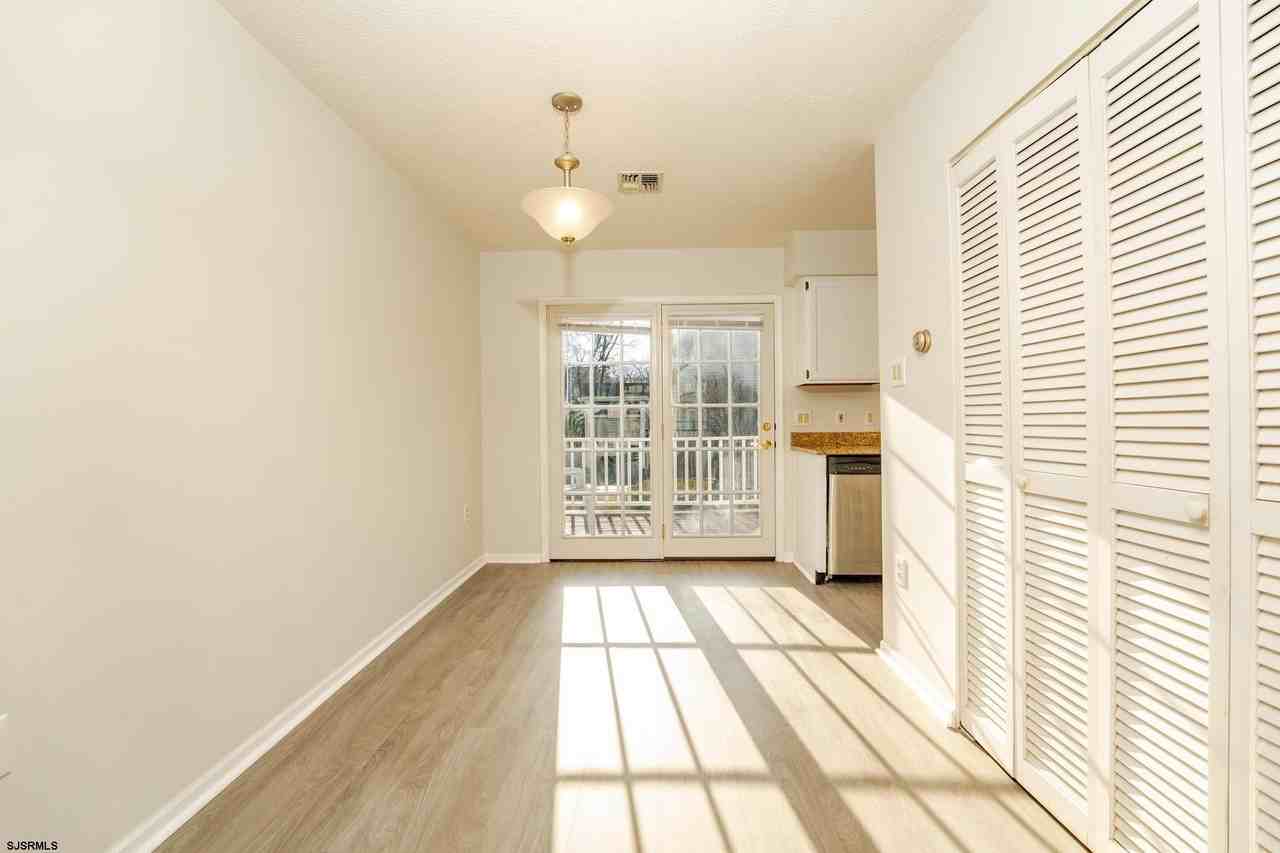 19 Clipper Ct - Photo 7 of 35