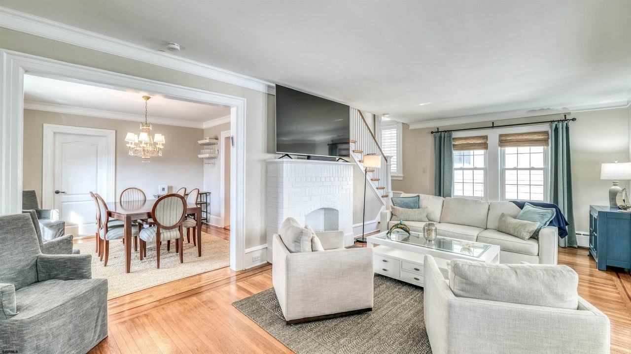 7501 Ventnor Ave - Photo 5 of 29