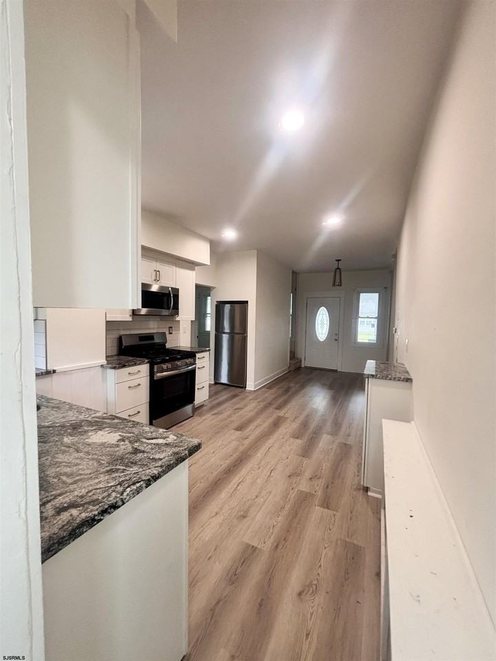 509 Buffalo Ave - Photo 3 of 22