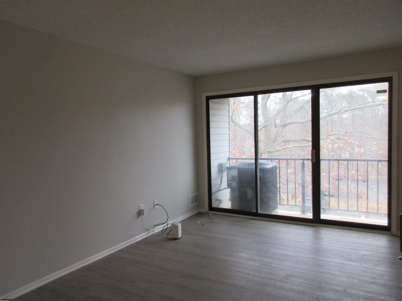 69 Federal Ct - Photo 3 of 21