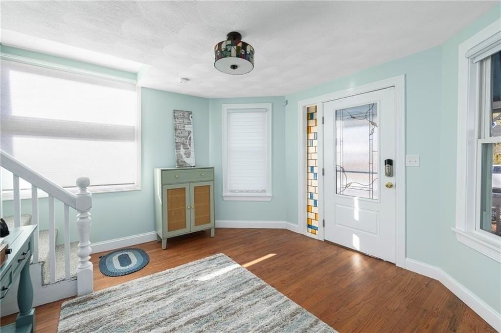 206 Riverside Ave - Photo 5 of 38