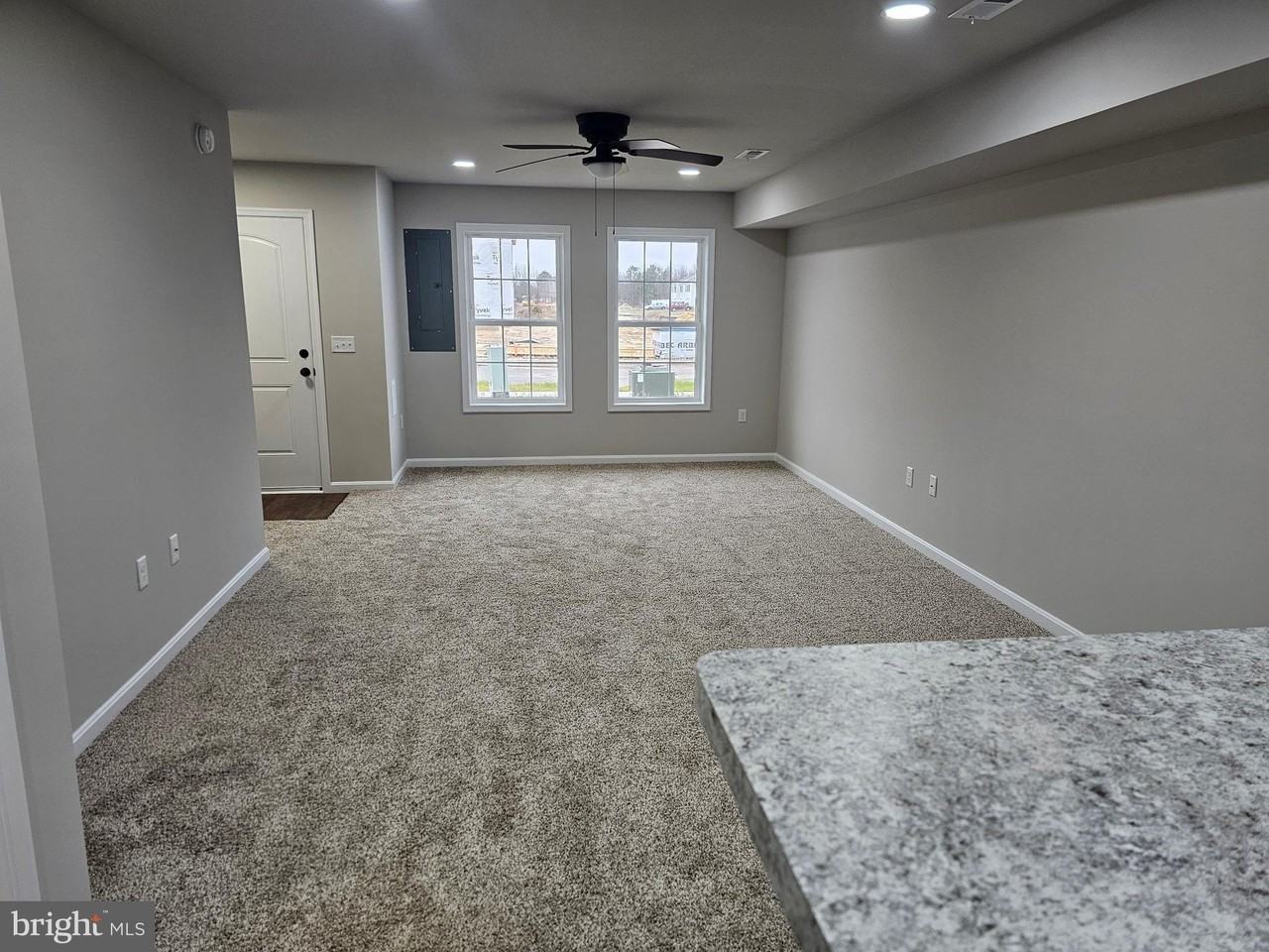 205 Fairfax Ln - Photo 5 of 26