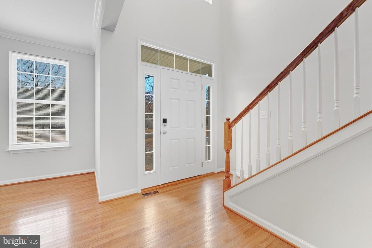 609 Tebbston Dr - Photo 4 of 46