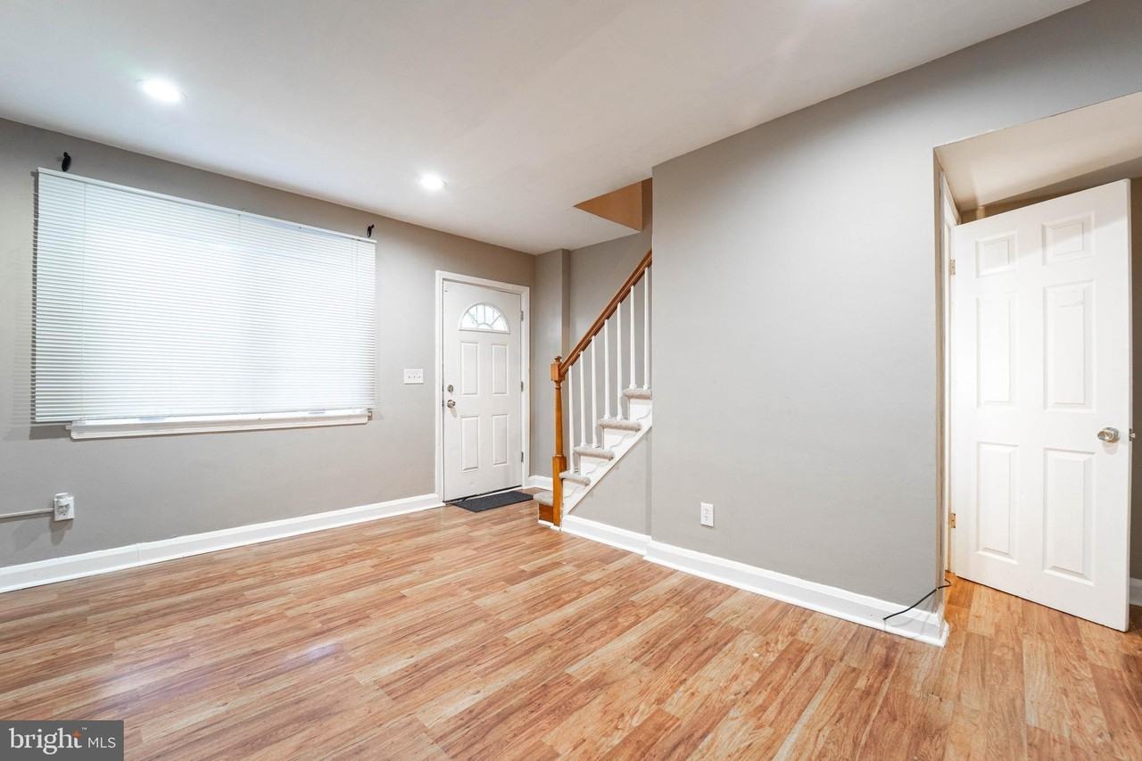 2820 Edgecombe Cir S - Photo 5 of 30