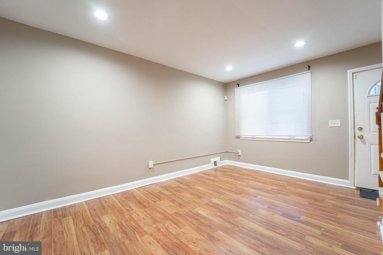 2820 Edgecombe Cir S - Photo 6 of 30