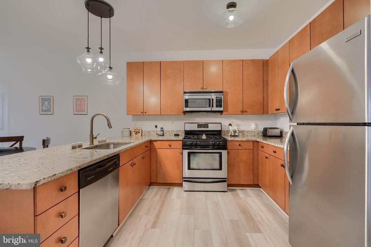 3201 Saint Paul St Unit 210 #210 - Photo 6 of 38