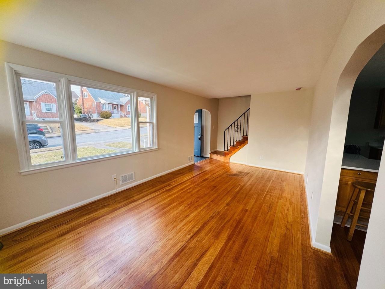 8111 Analee Ave - Photo 7 of 23