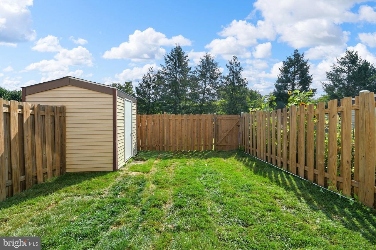 7186 Glenmeadow Ct - Photo 3 of 15