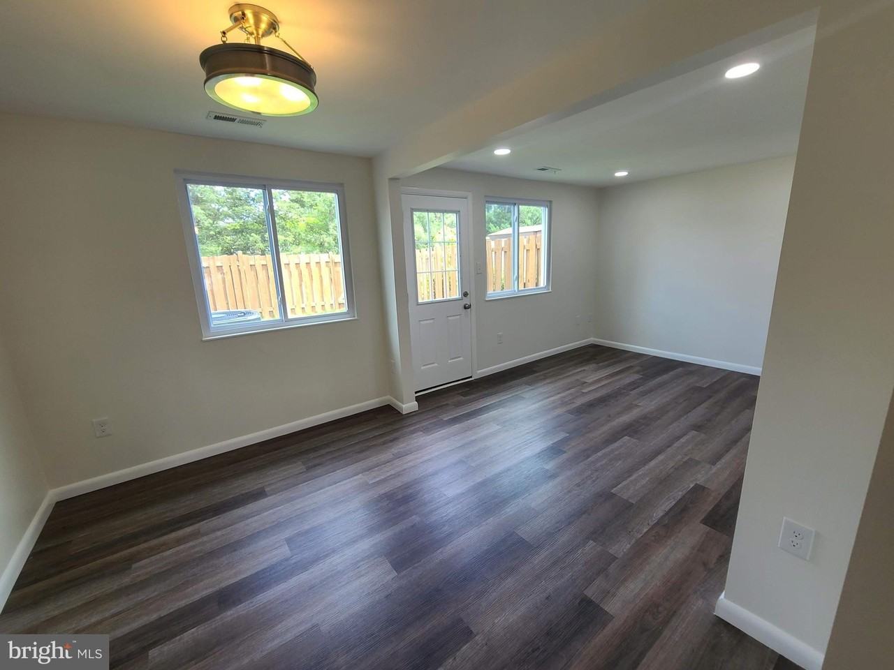 7186 Glenmeadow Ct - Photo 7 of 15