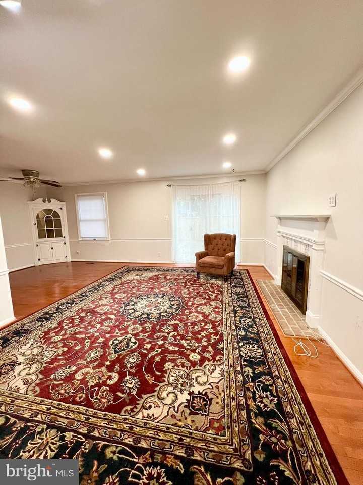 11 Fenceline Dr - Photo 4 of 27