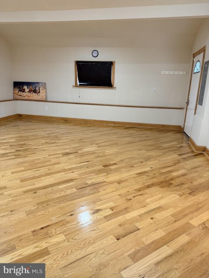 106 Adrienne Ave - Photo 7 of 18