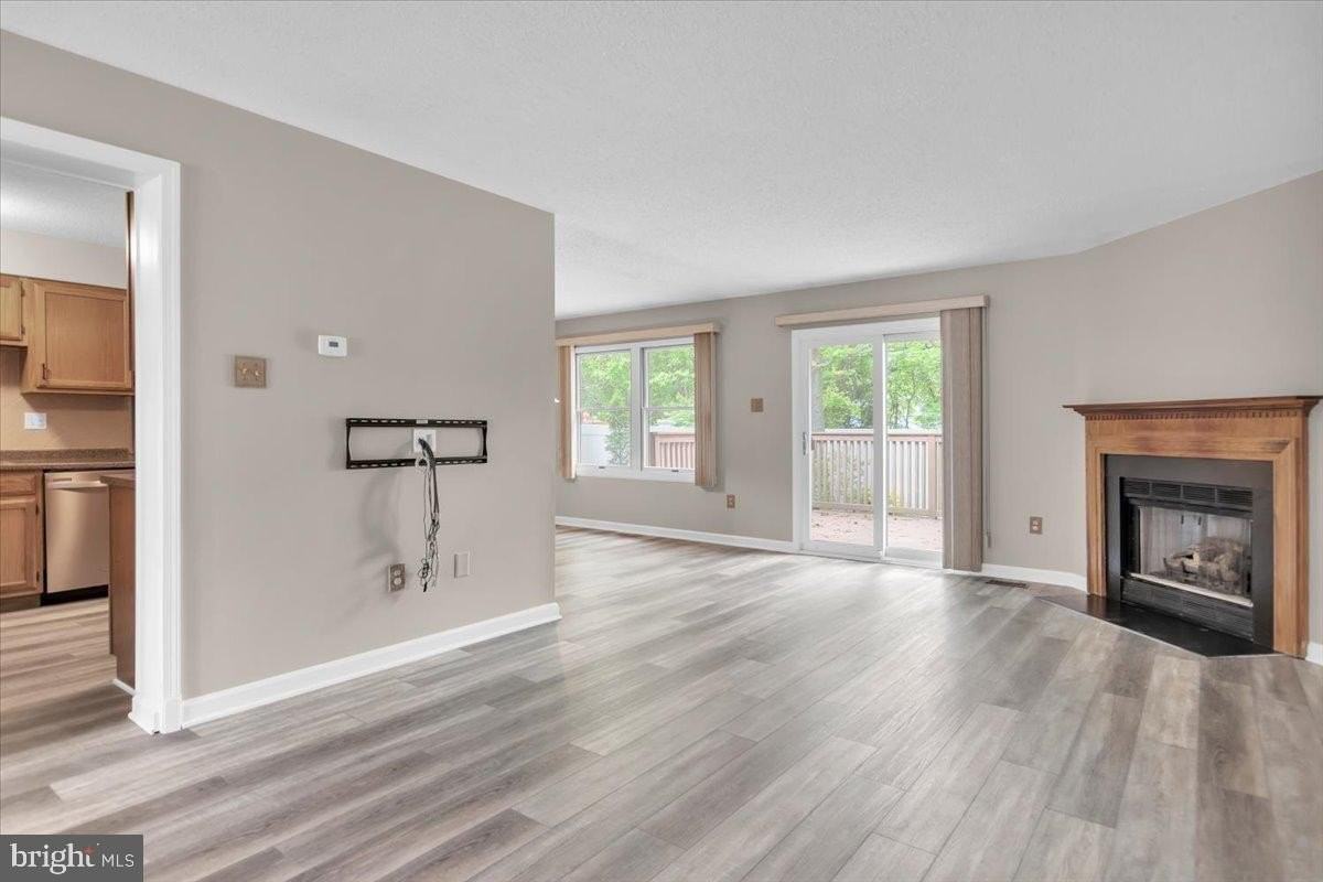 518 Demoss Ct - Photo 7 of 29