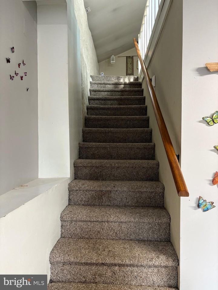 109 Walter Rd - Photo 4 of 11