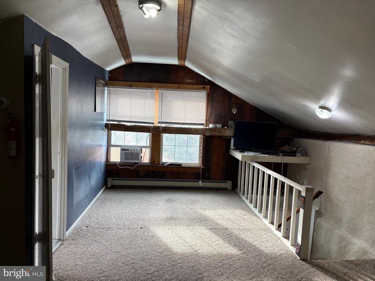 109 Walter Rd - Photo 5 of 11