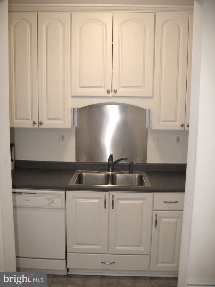 4023 18th Rd N Apt 1 #1 - Photo 7 of 30