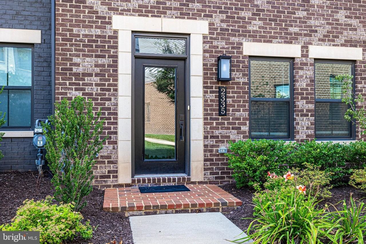 2335 Water Promenade Ave - Photo 4 of 50