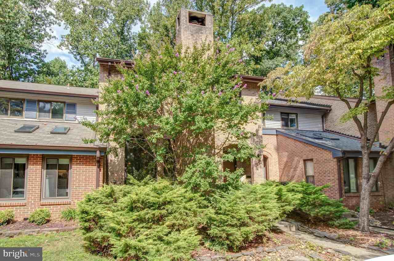 5707 Waters Edge Landing Ct - Photo 3 of 50