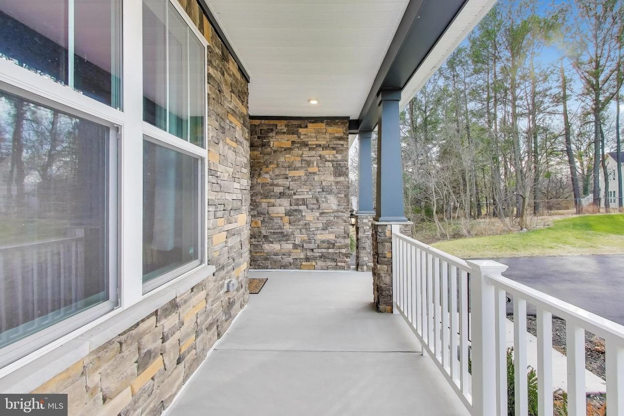 3897 Hillview Ct - Photo 6 of 50