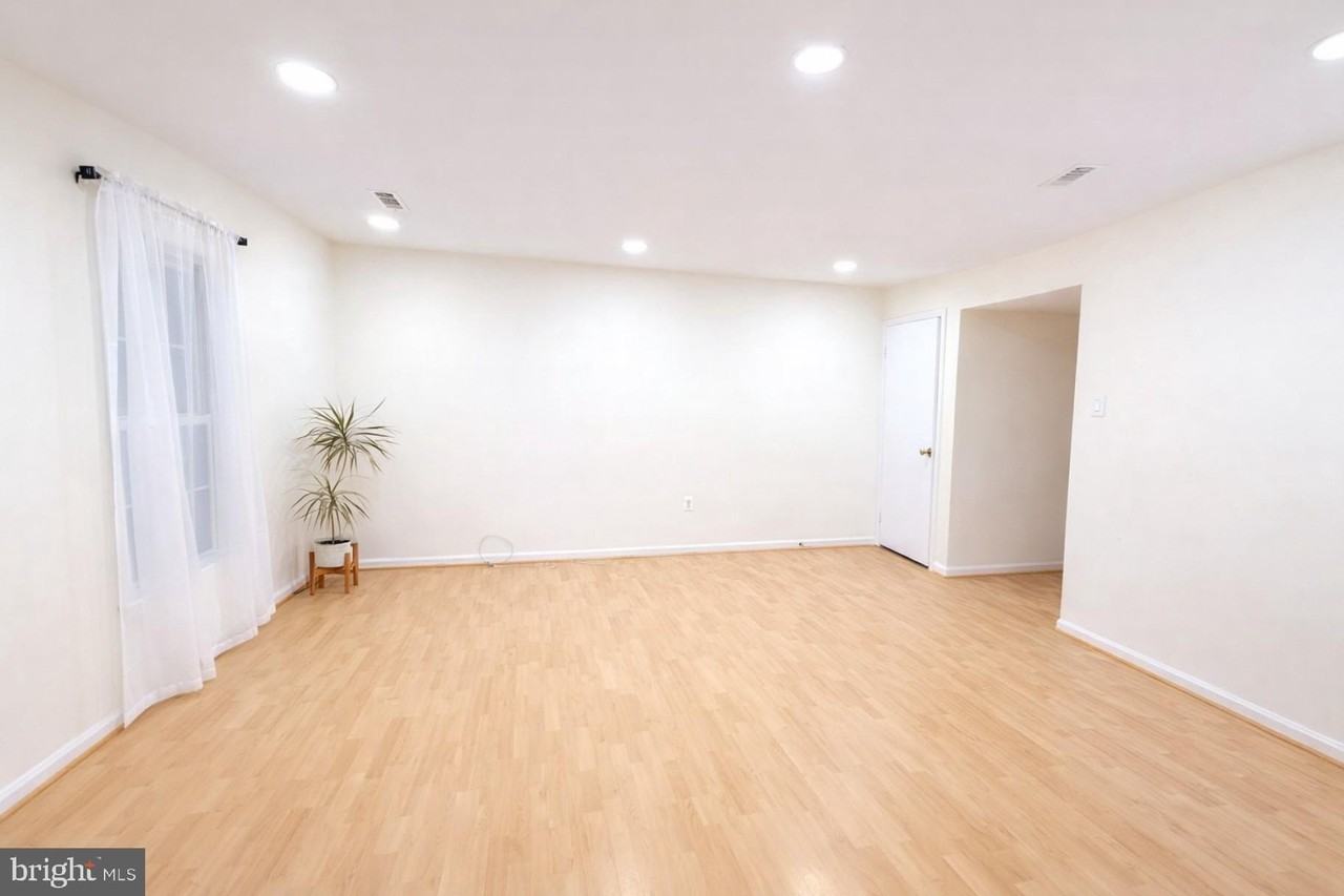 4924 Van Walbeek Pl - Photo 4 of 16