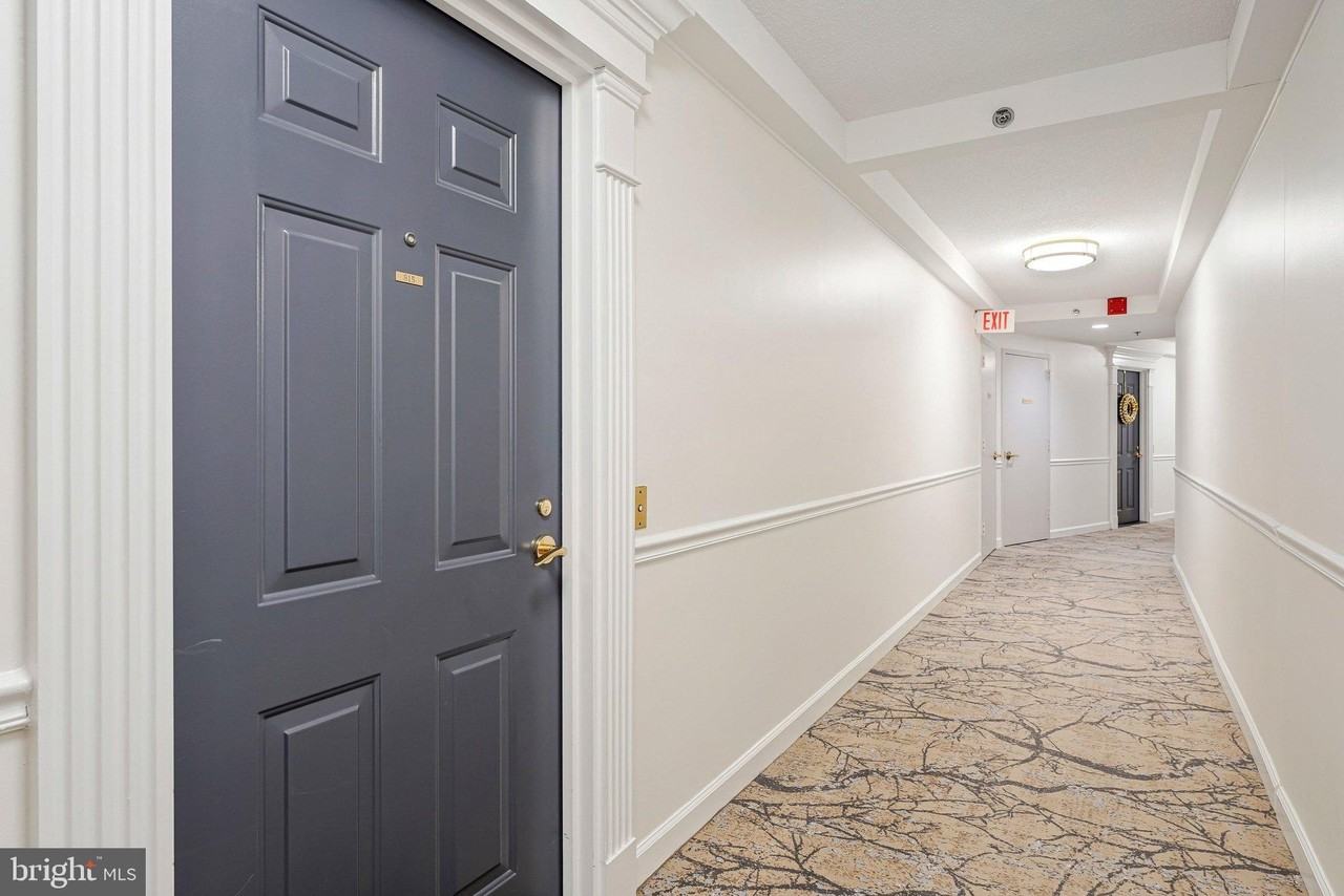 19385 Cypress Ridge Ter Unit 815 #815 - Photo 4 of 35