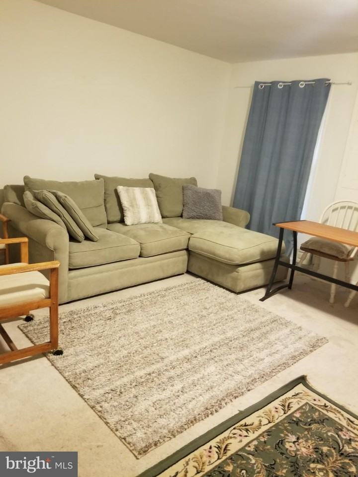 7755 Black Horse Ct - Photo 5 of 16