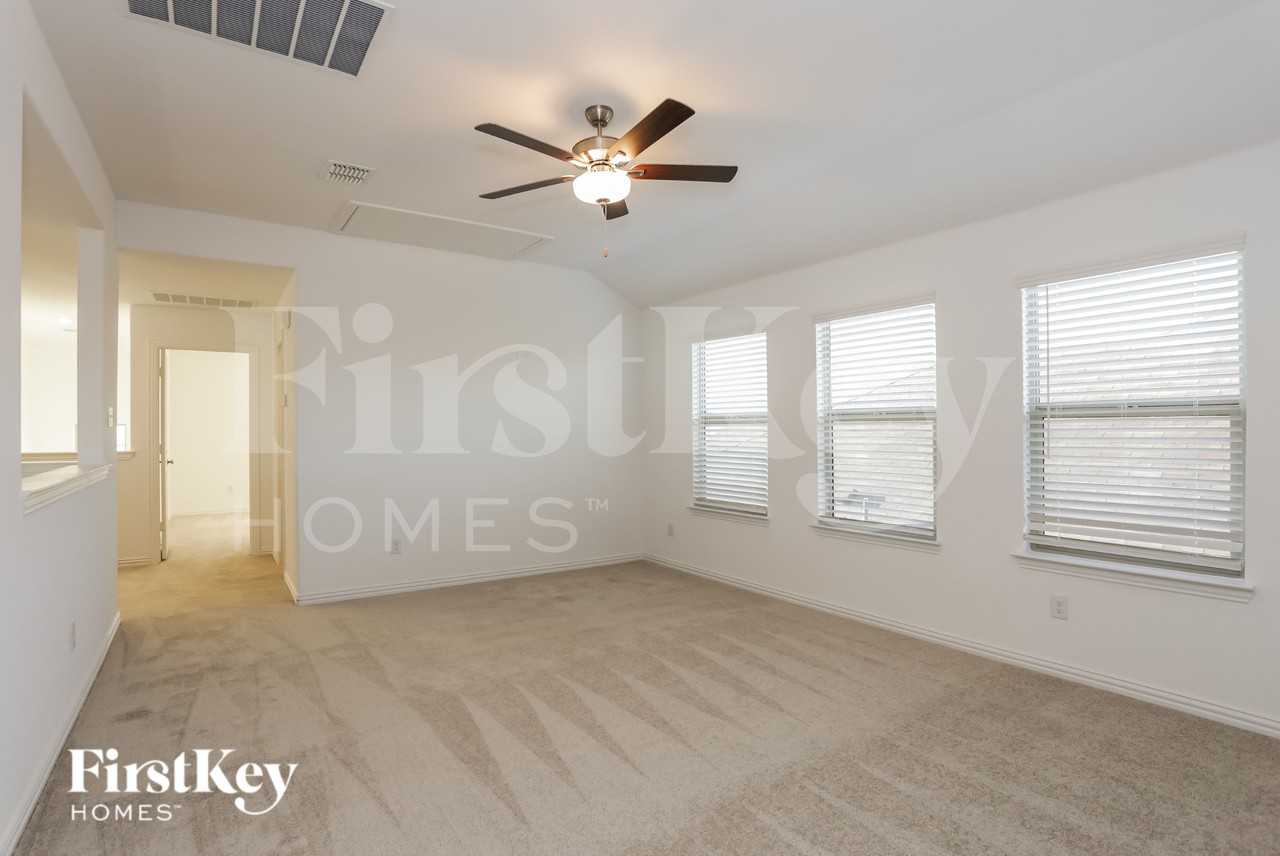 10105 Elkhorn Dr - Photo 7 of 16