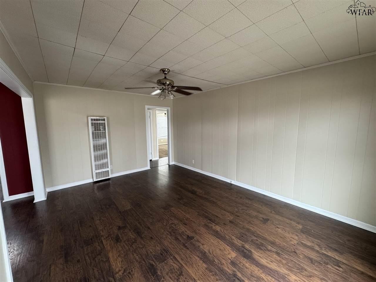 2401 Polk St - Photo 2 of 9