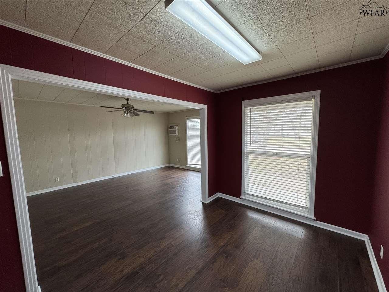 2401 Polk St - Photo 3 of 9