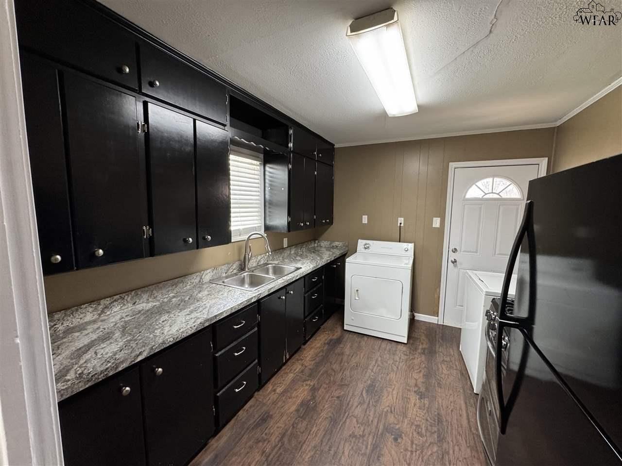 2401 Polk St - Photo 4 of 9