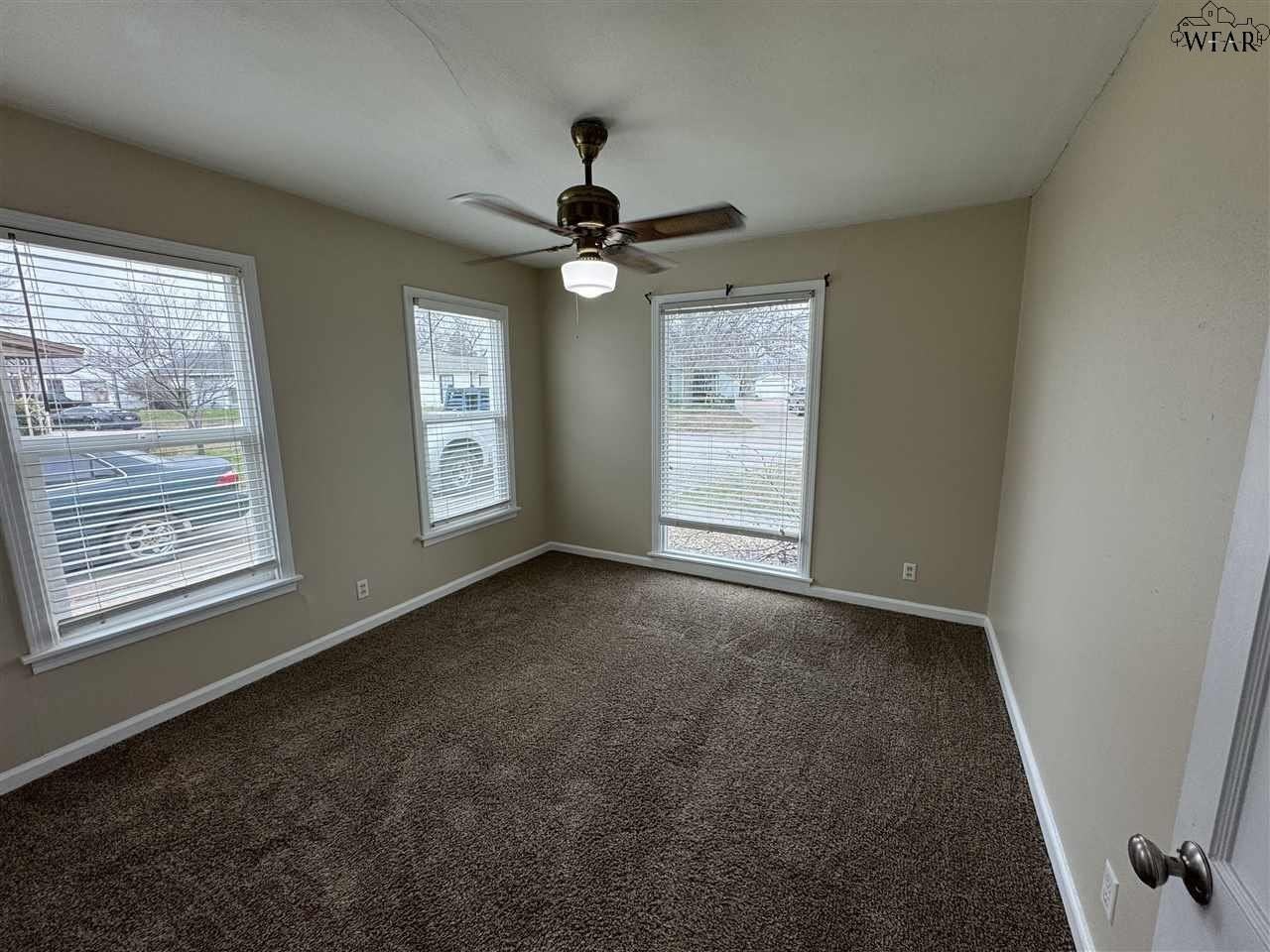 2401 Polk St - Photo 7 of 9