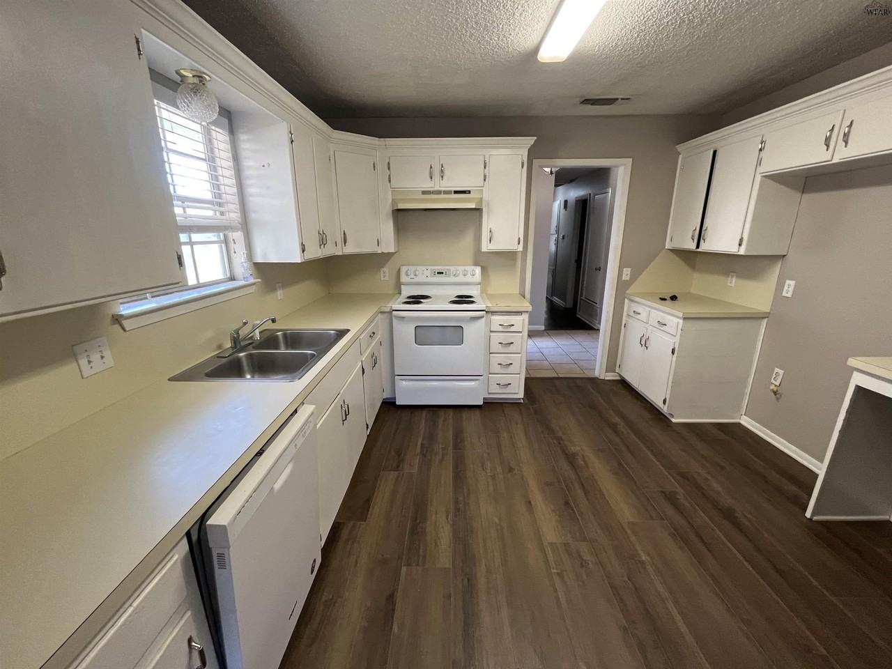 10 Chanute Cir - Photo 2 of 14