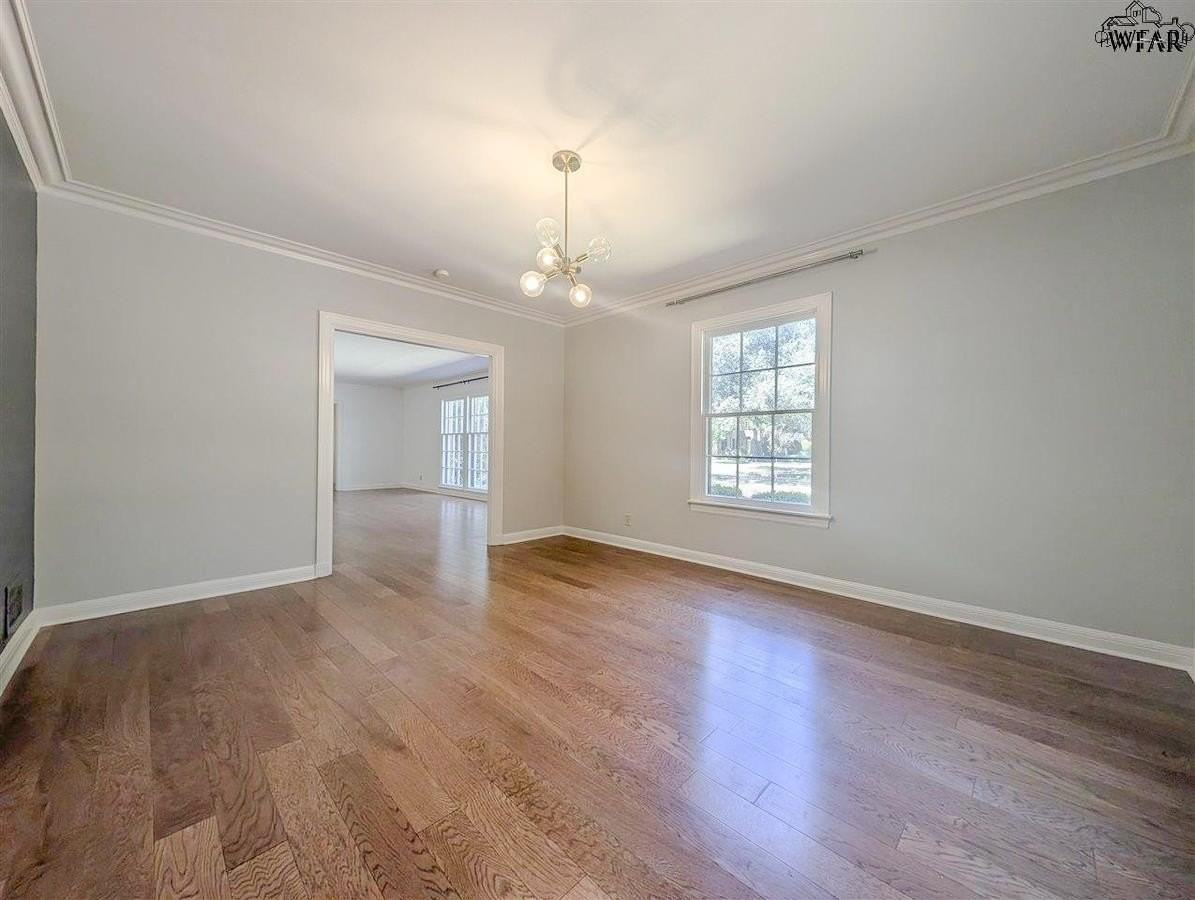 2101 Berkley Dr - Photo 6 of 8