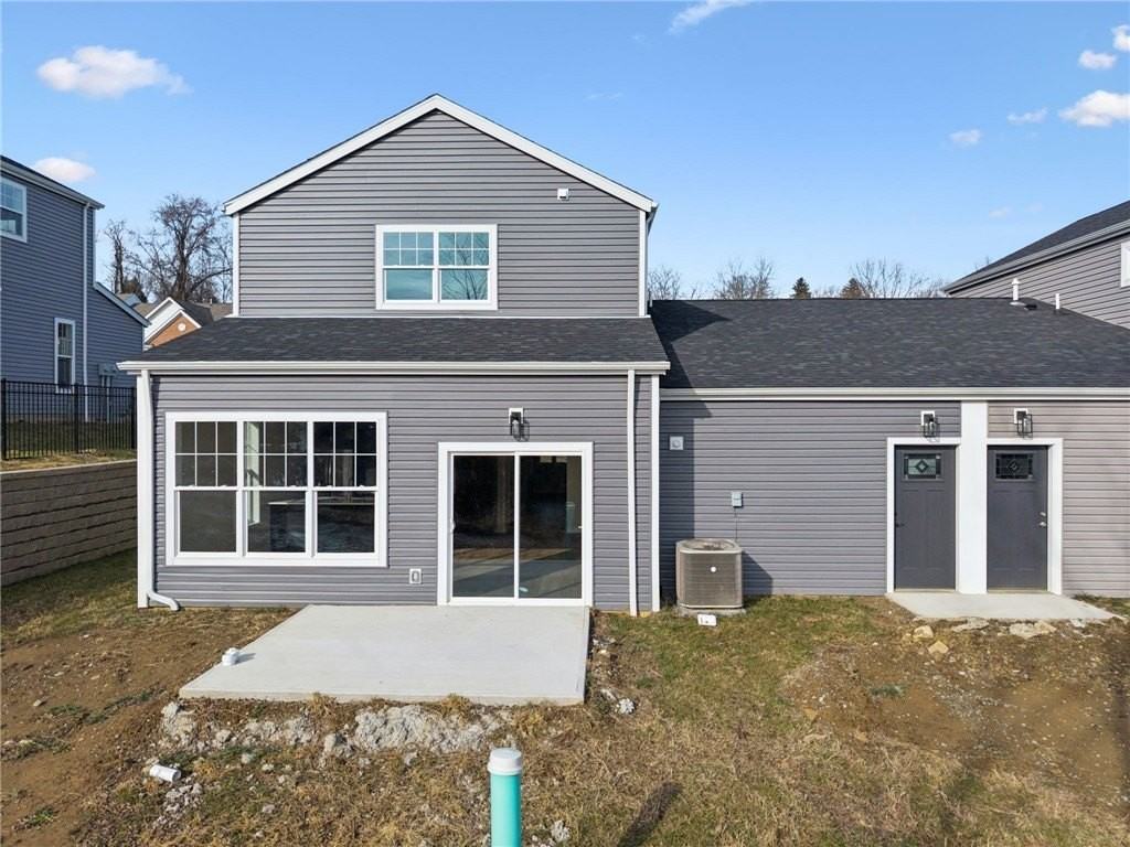 2215 Lebanon Dr - Photo 2 of 26