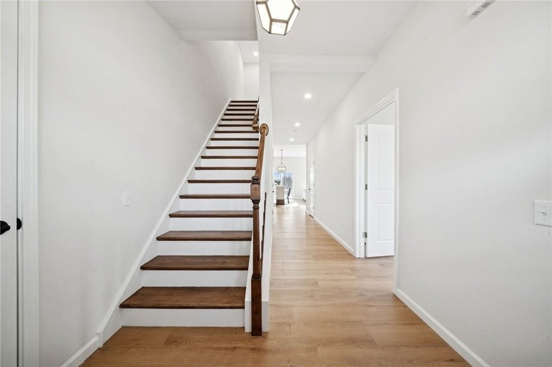 2219 Lebanon Dr - Photo 3 of 26