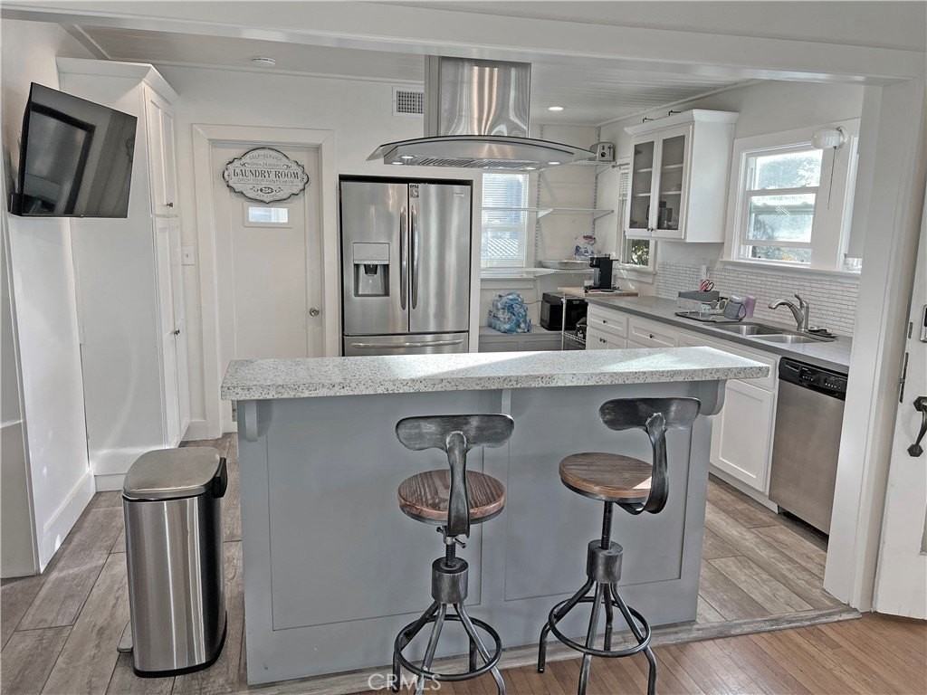 502 E J St - Photo 7 of 34