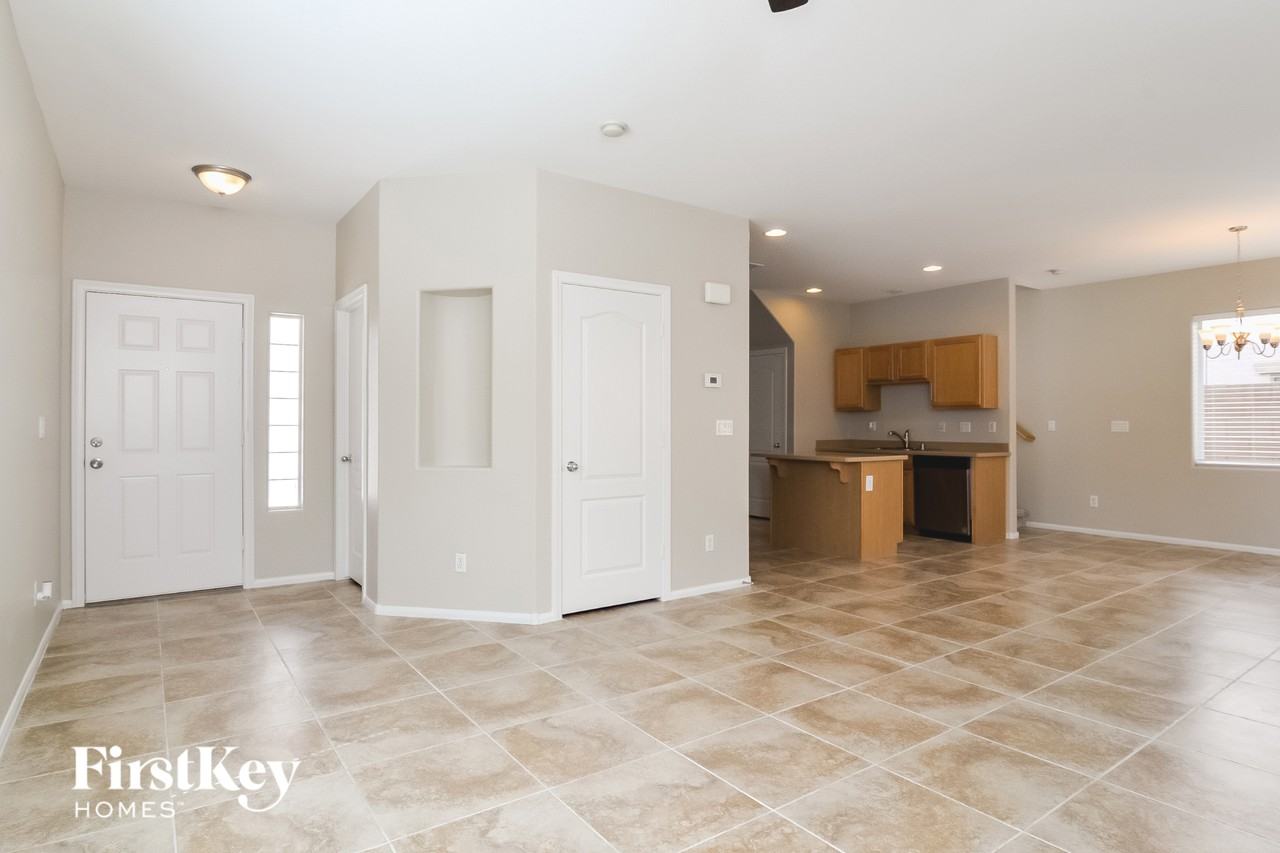 624 Summit Valley Ln - Photo 4 of 15