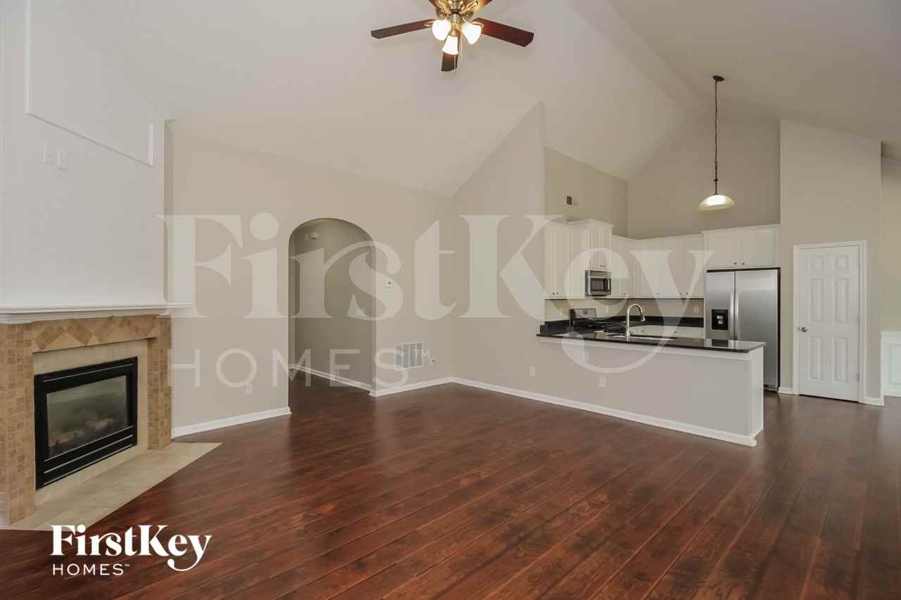 30 Horseshoe Ln - Photo 3 of 15