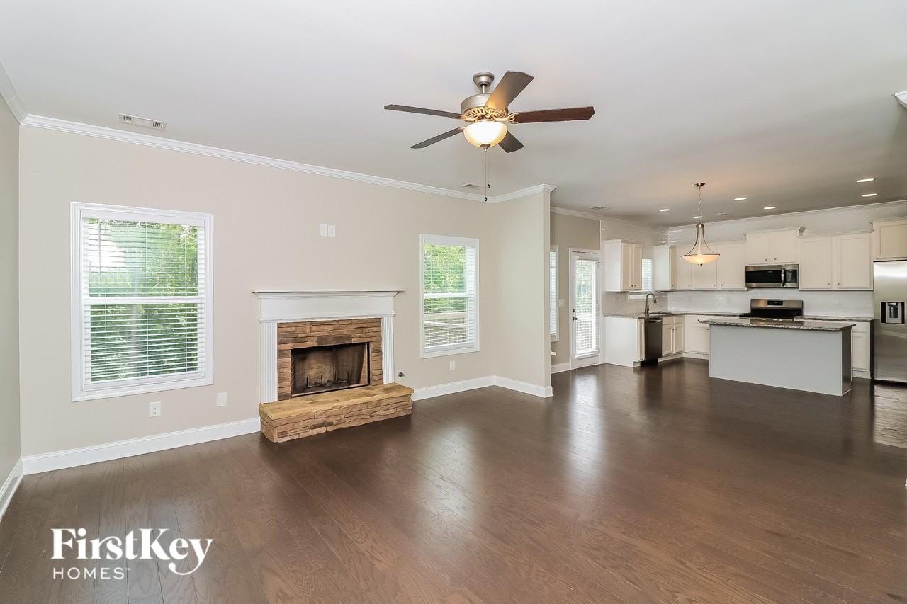 125 Holland Grove Dr - Photo 2 of 16