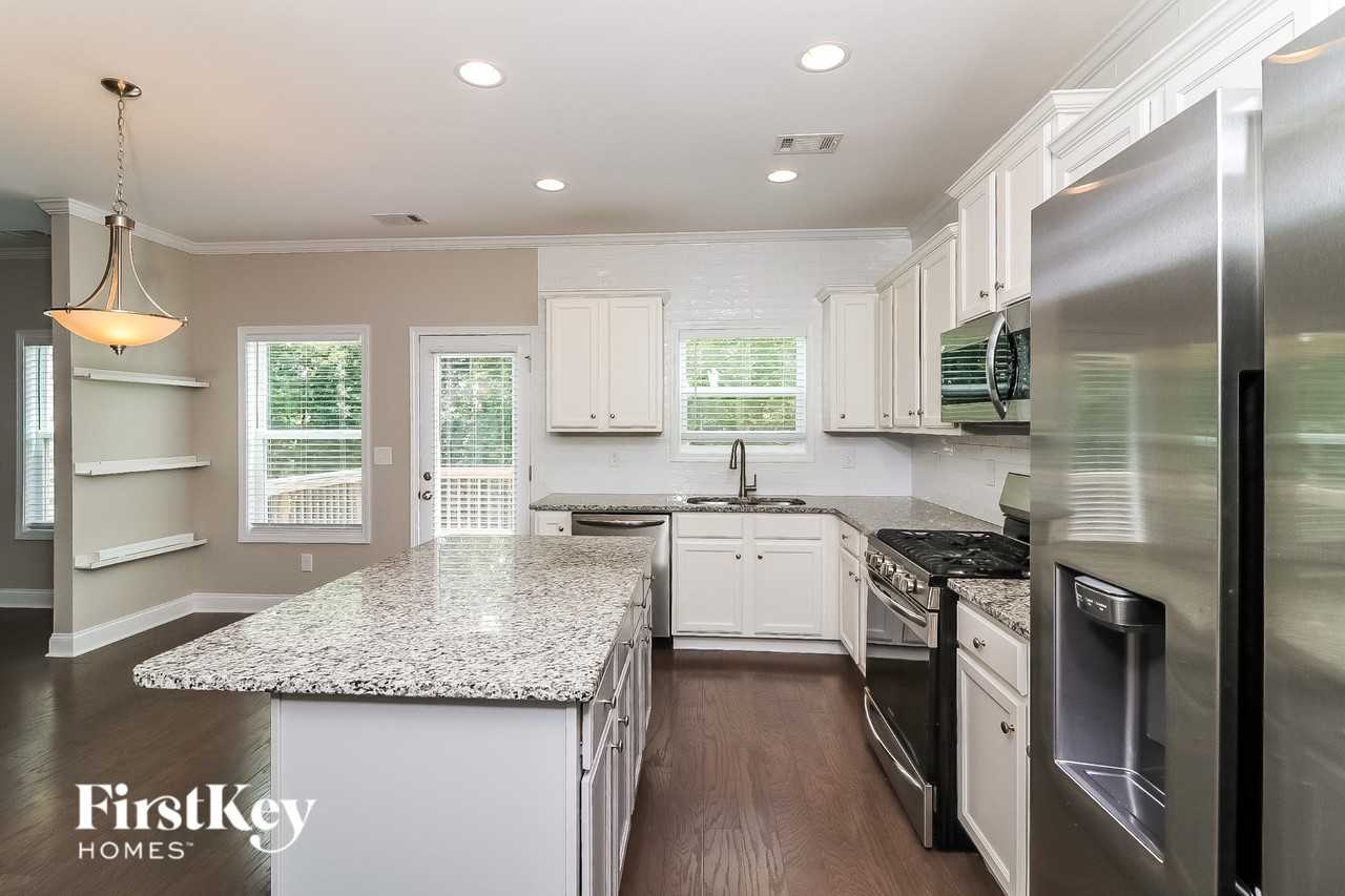 125 Holland Grove Dr - Photo 4 of 16