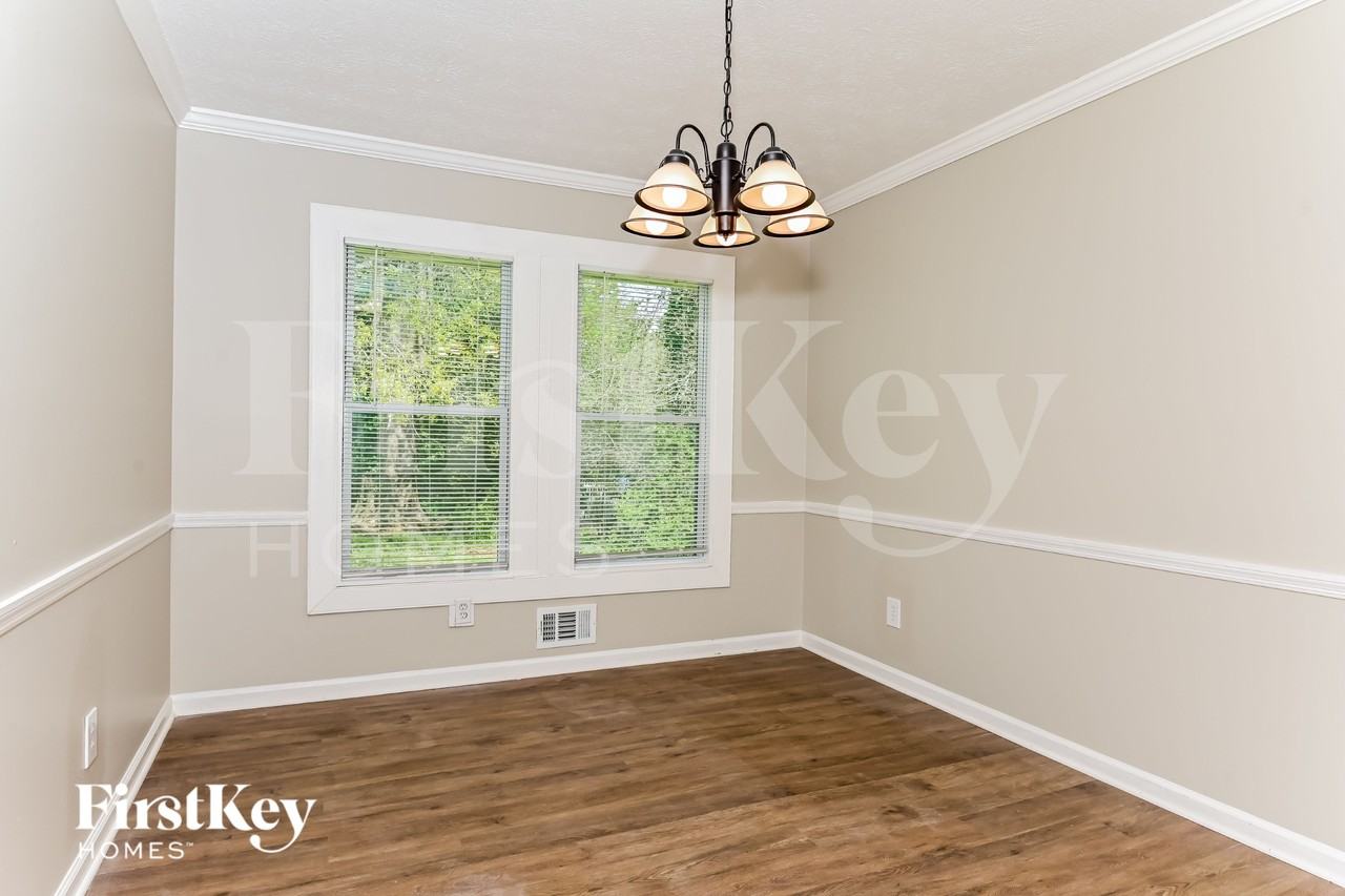 2264 Country Club Dr Se - Photo 3 of 15